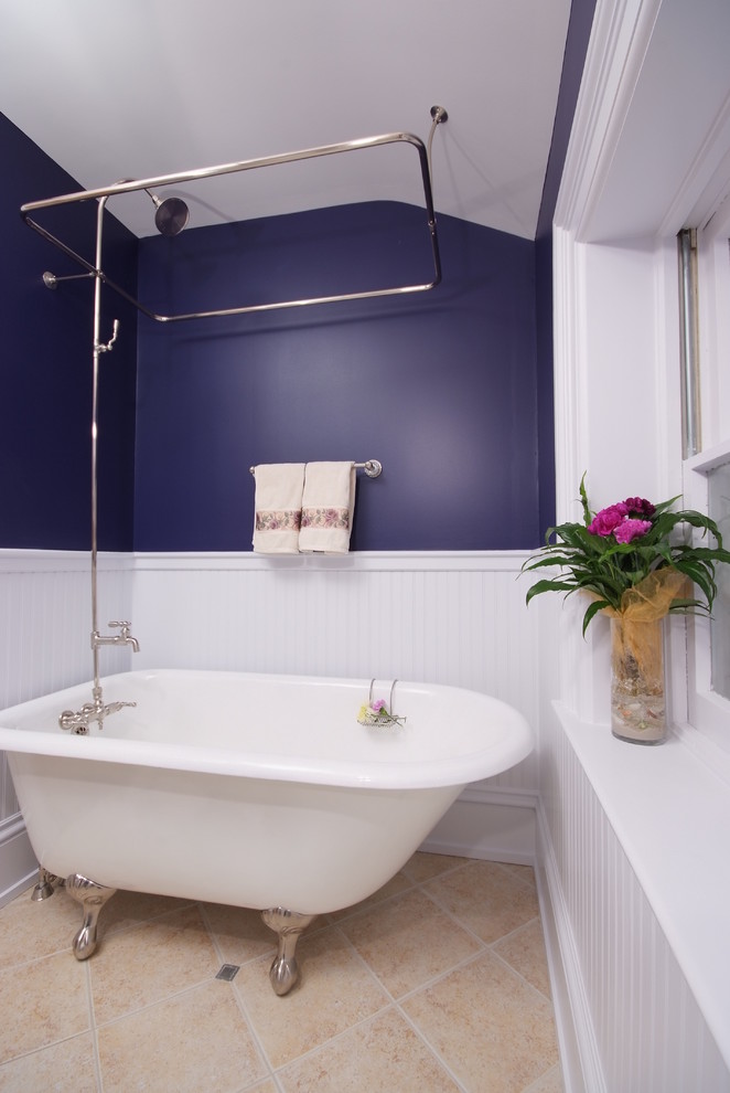 Inspiration for a timeless bathroom remodel in Cleveland
