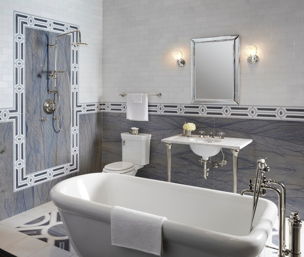 Design ideas for a classic bathroom in Vancouver.