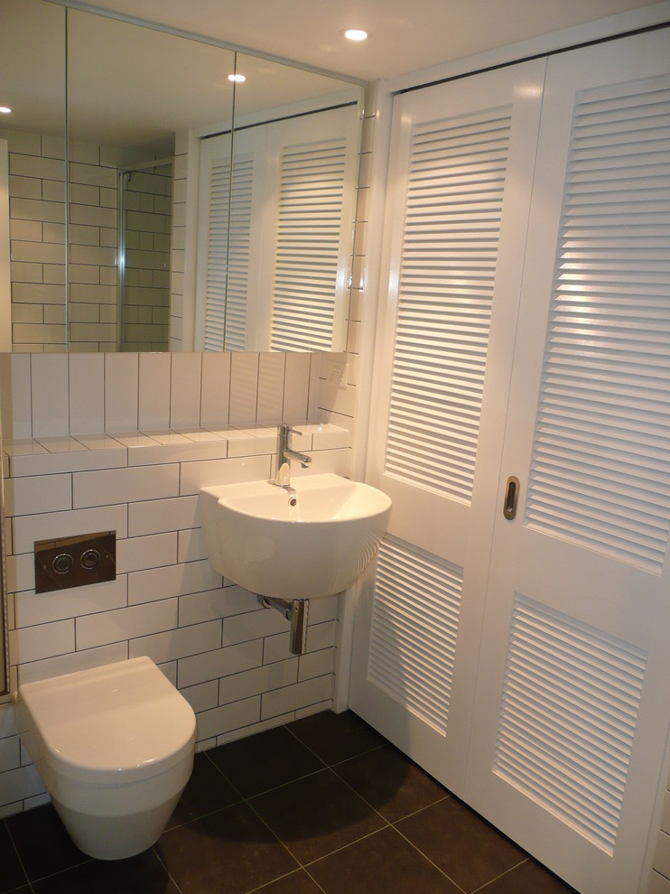 Bathroom with Laundry in cupboard - Traditional - Bathroom ...