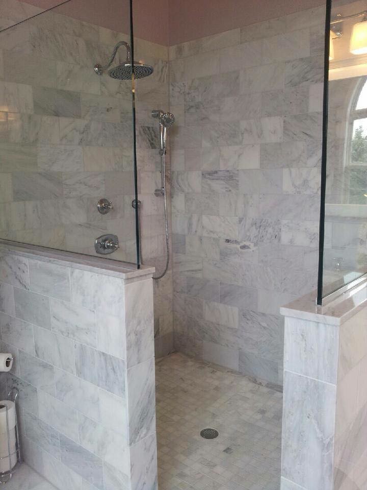 Свежая идея для дизайна: ванная комната в викторианском стиле с открытым душем - отличное фото интерьера