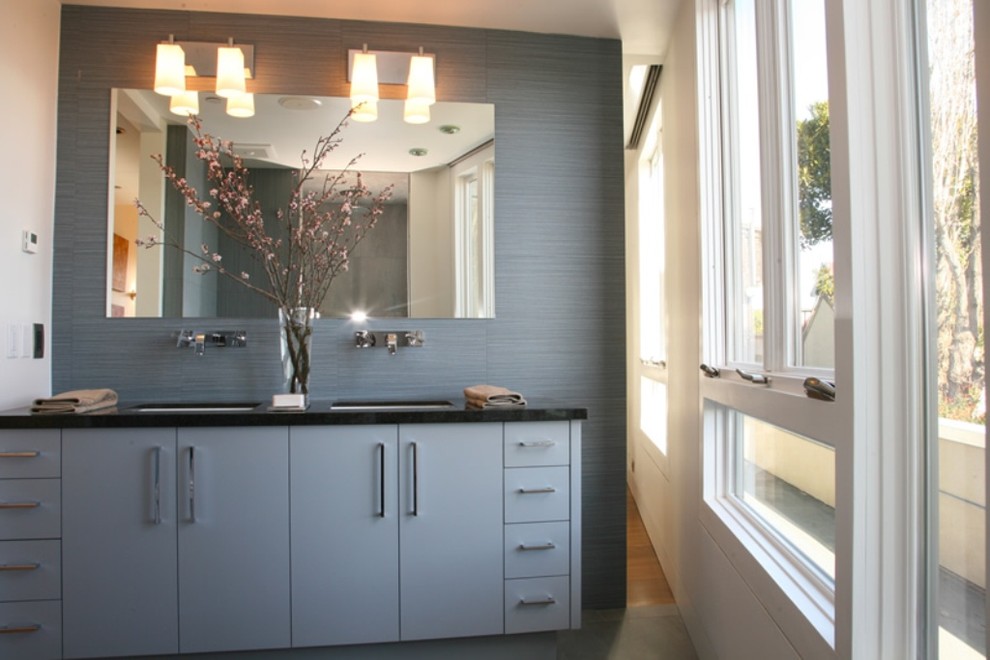 Design ideas for a modern bathroom in San Francisco.