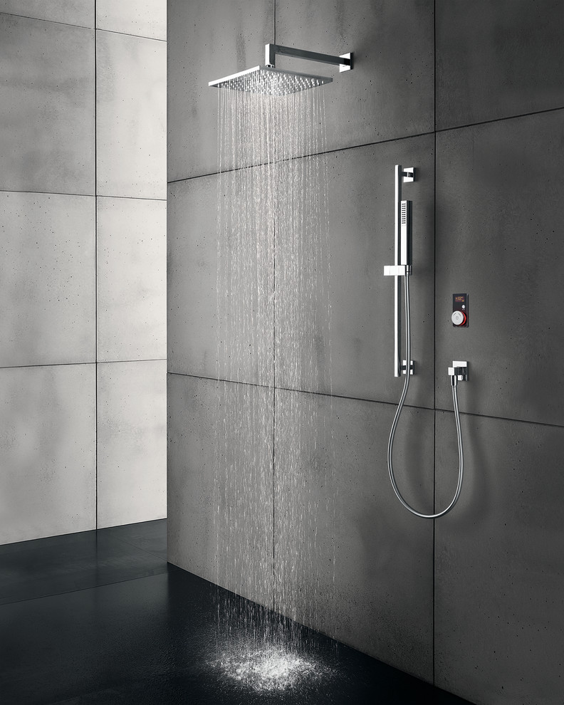Modern inredning av ett mycket stort en-suite badrum, med en öppen dusch, grå kakel, grå väggar, cementkakel och cementgolv
