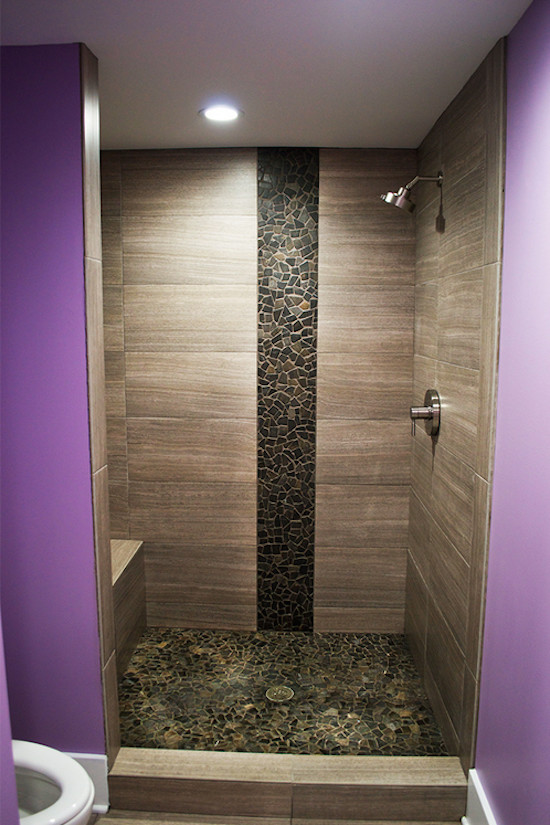 Exempel på ett badrum, med en dusch i en alkov