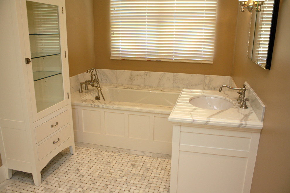 Example of a cottage bathroom design in Santa Barbara