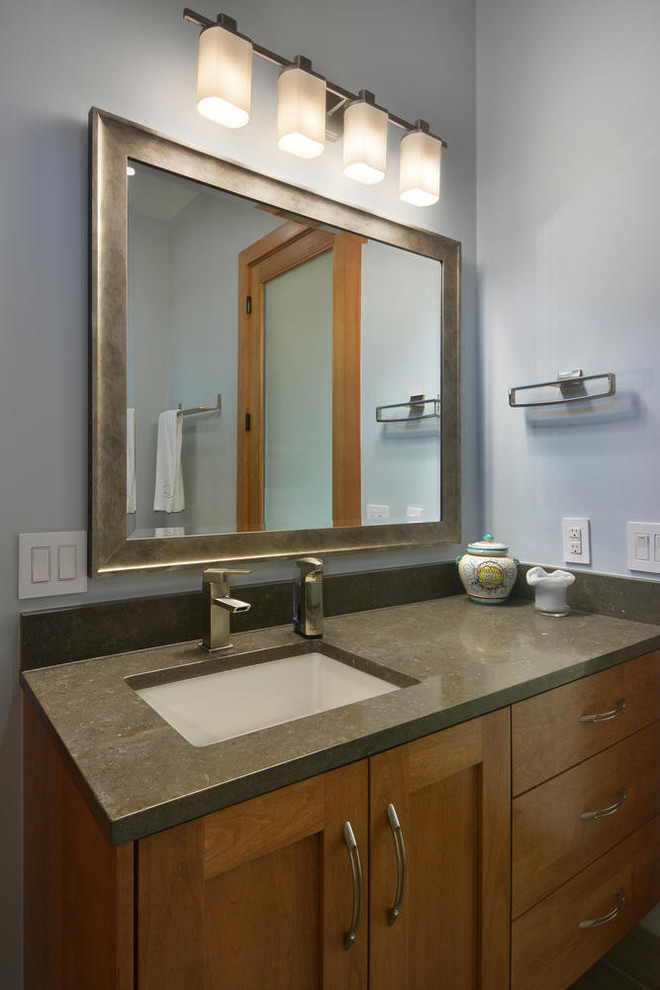 オースティンにある高級な広いトランジショナルスタイルのおしゃれな浴室の写真