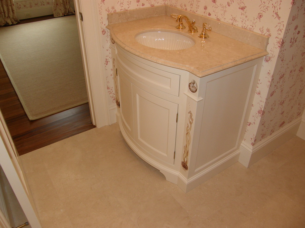 Elegant bathroom photo in Bridgeport
