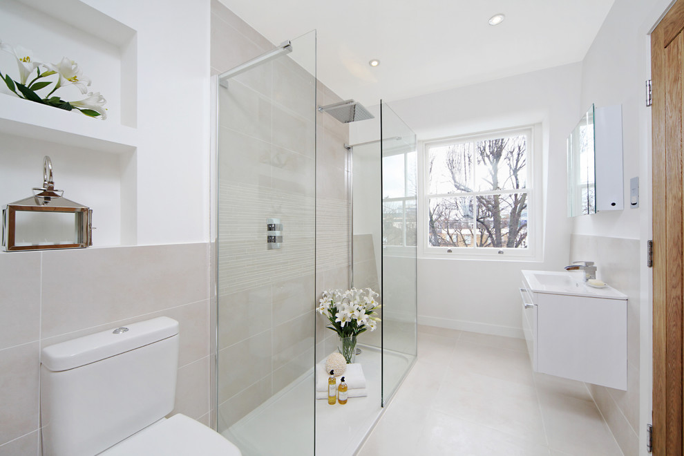 This is an example of a contemporary bathroom in Oxfordshire.