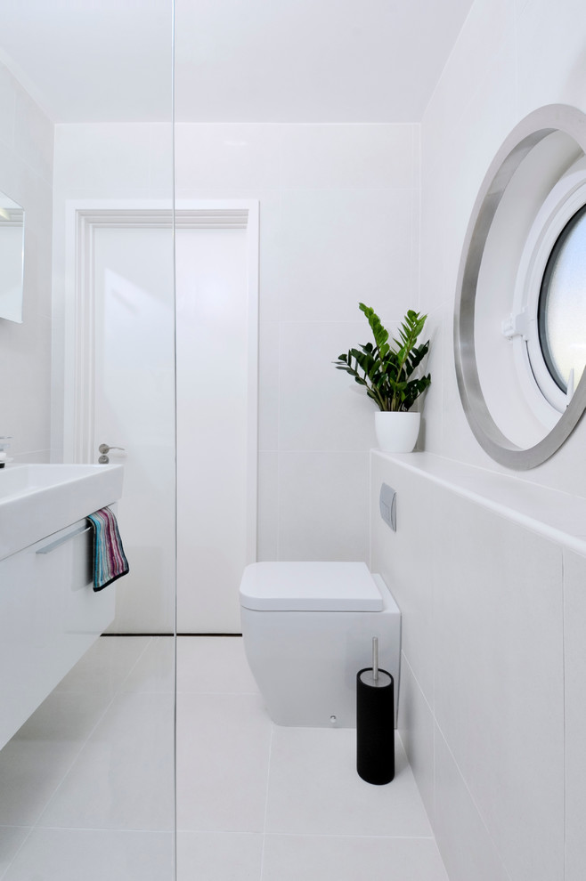 Пример оригинального дизайна: ванная комната в современном стиле с открытым душем