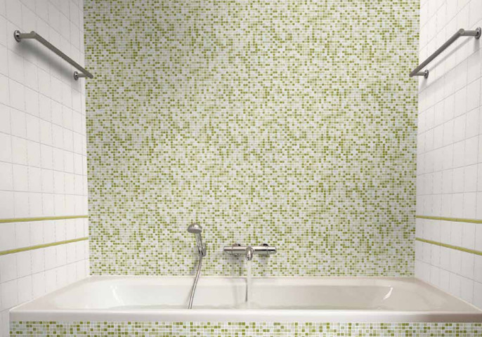 Modelo de cuarto de baño actual con bañera encastrada, baldosas y/o azulejos verdes, baldosas y/o azulejos blancos y baldosas y/o azulejos de vidrio