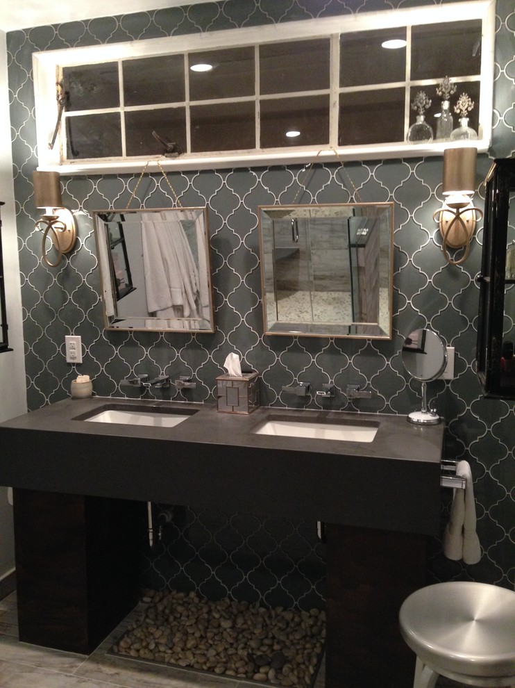 Mittelgroßes Modernes Badezimmer En Suite mit grauer Wandfarbe, Marmorboden, Unterbauwaschbecken und Beton-Waschbecken/Waschtisch in Philadelphia