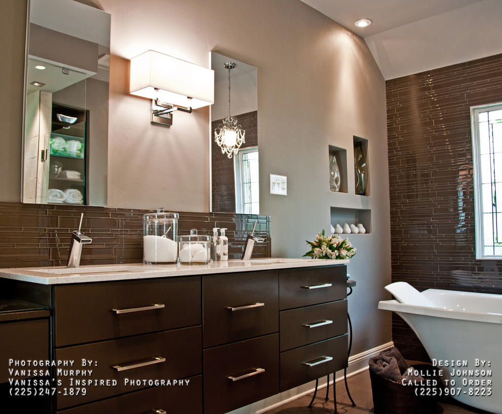 Inspiration for a contemporary bathroom remodel in New Orleans
