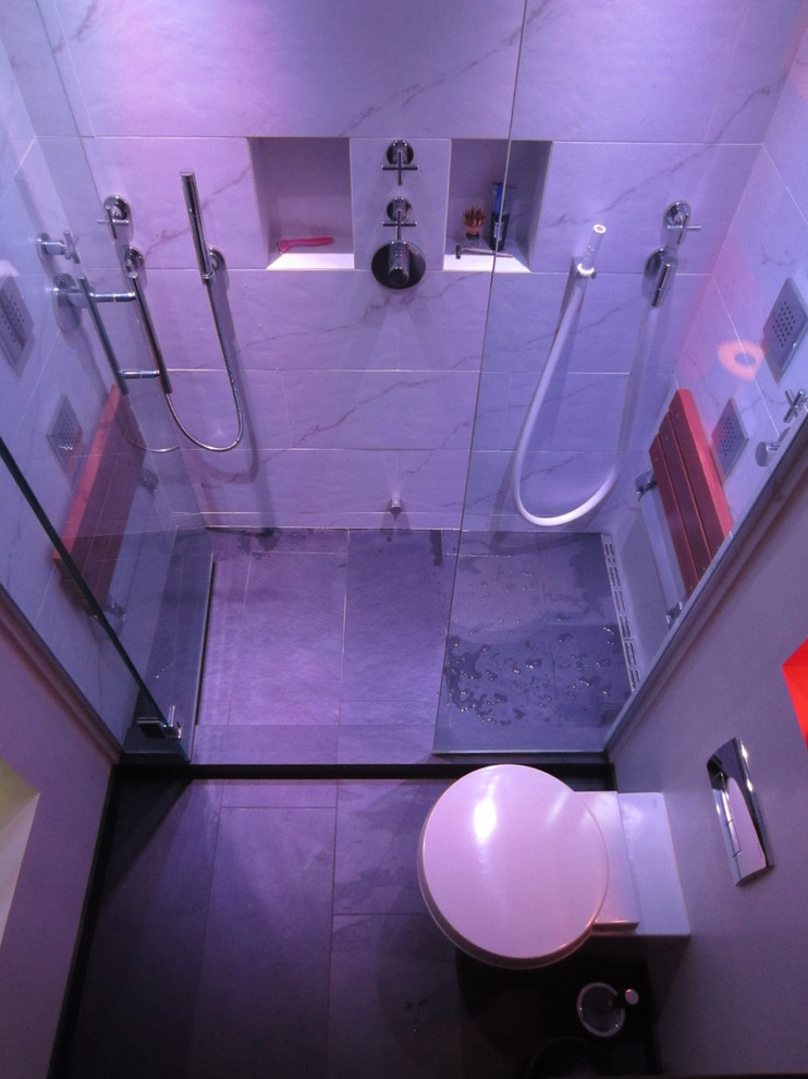 Inspiration for a modern bathroom remodel in Vancouver