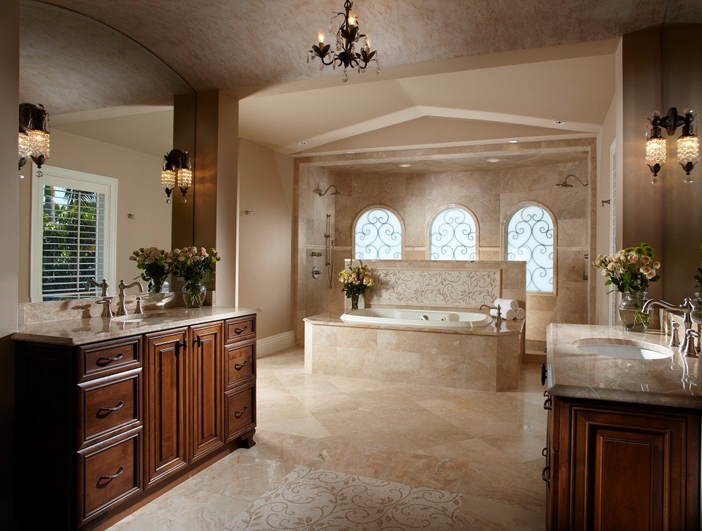 Inspiration för ett medelhavsstil badrum, med en dubbeldusch och marmorbänkskiva