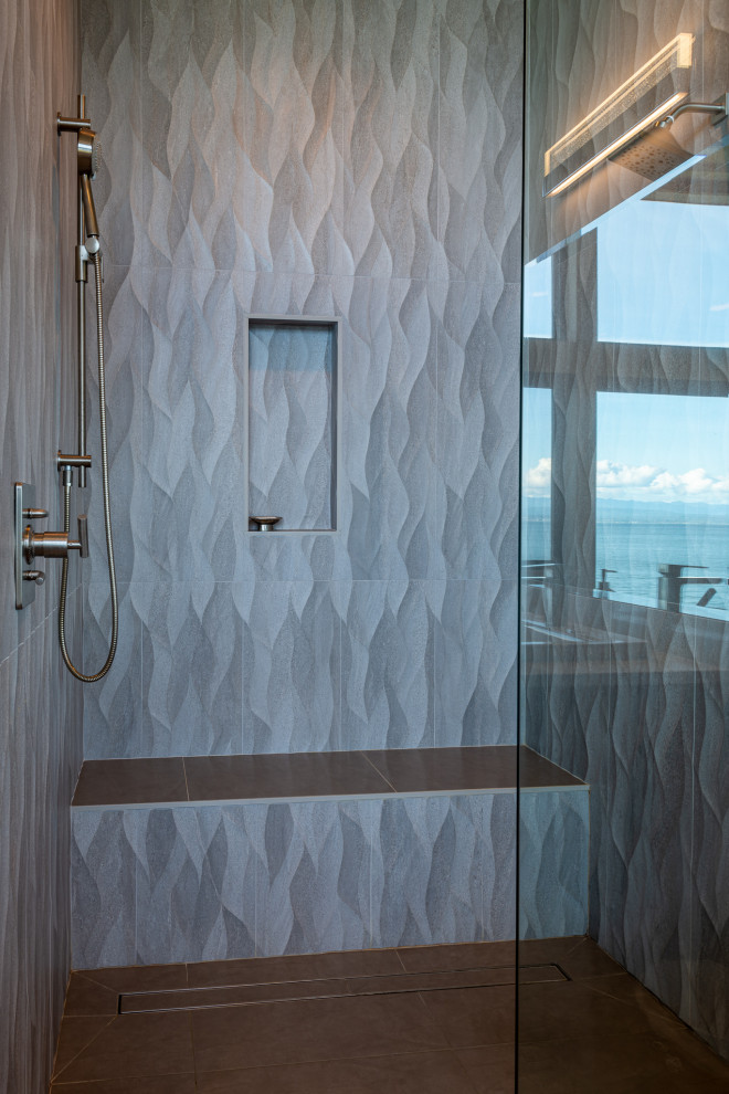 Design ideas for a large modern ensuite bathroom in Seattle with a floating vanity unit.