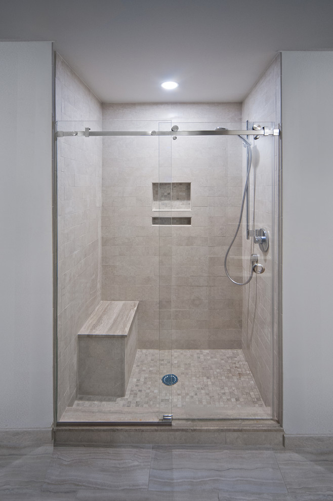 Example of a trendy bathroom design in New York