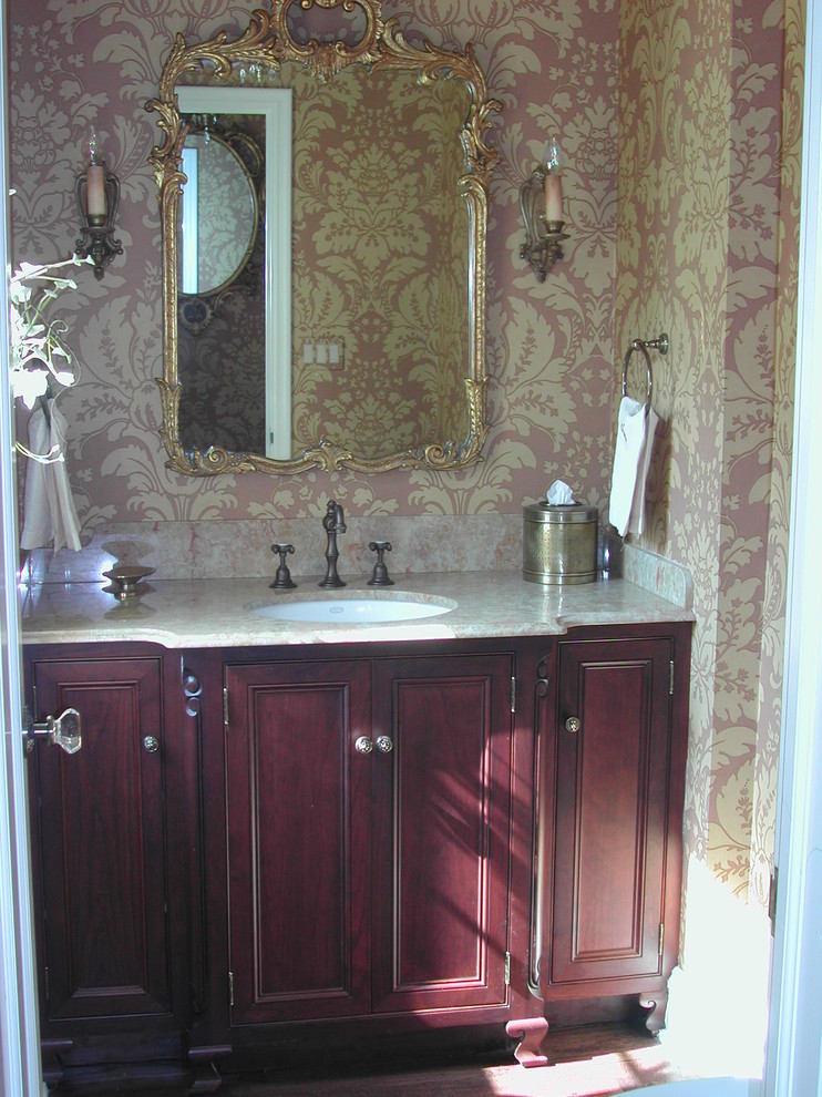 Bild på ett vintage badrum