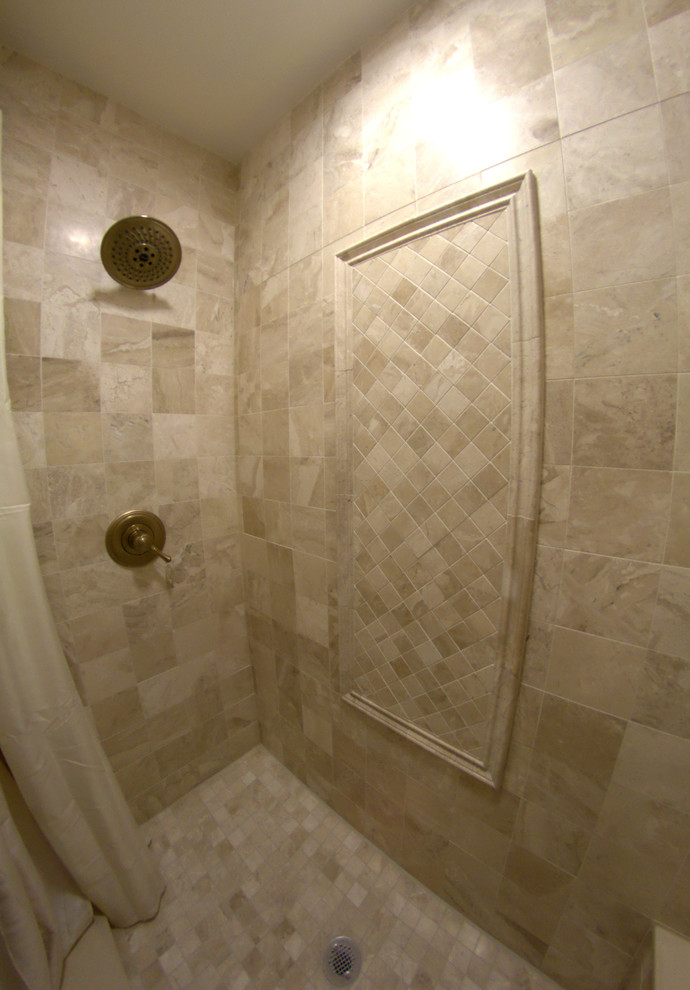 Imagen de cuarto de baño tradicional de tamaño medio