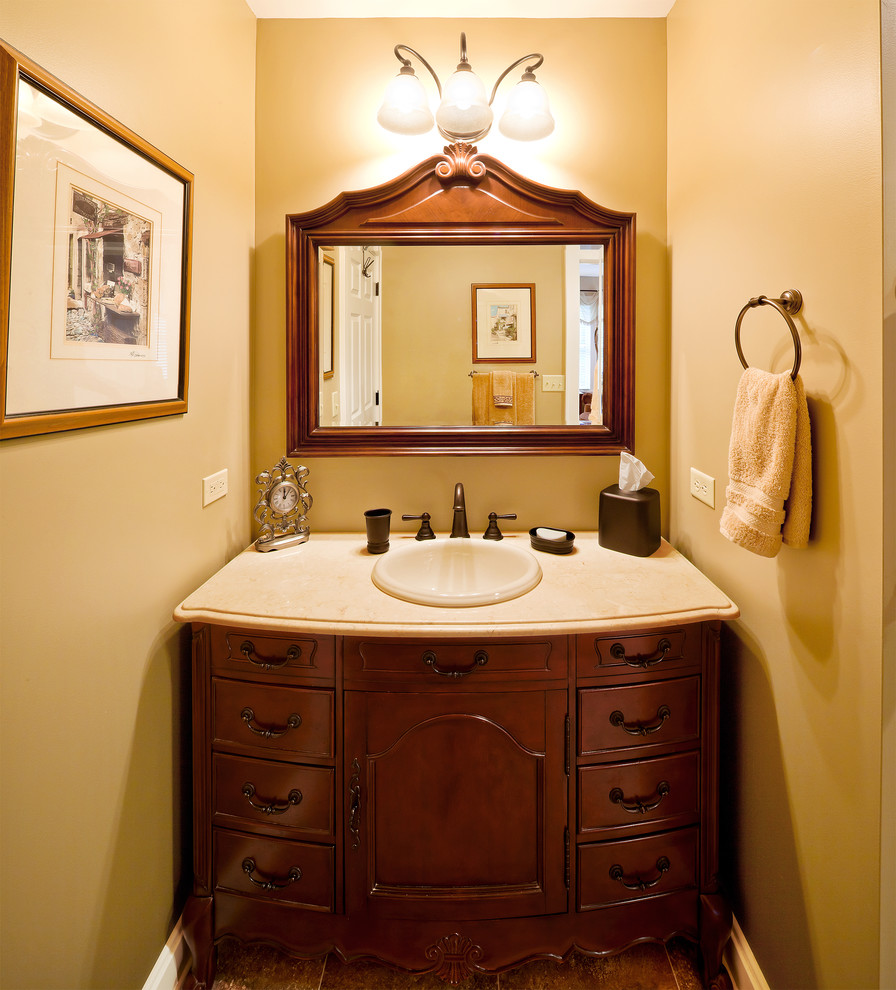 Example of an arts and crafts bathroom design in Kansas City