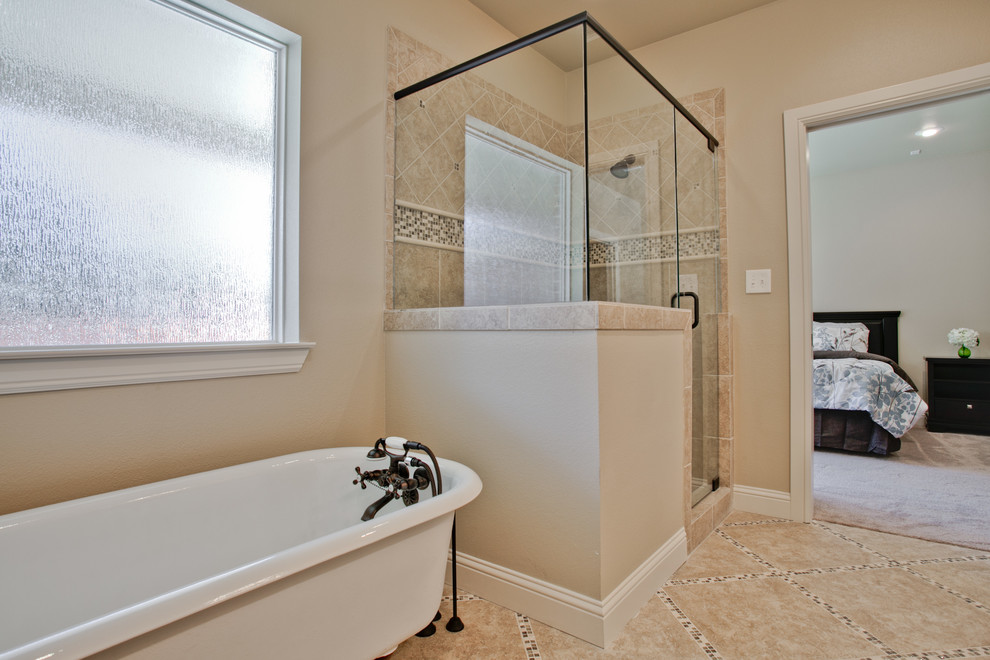 Bathroom - contemporary bathroom idea in Dallas