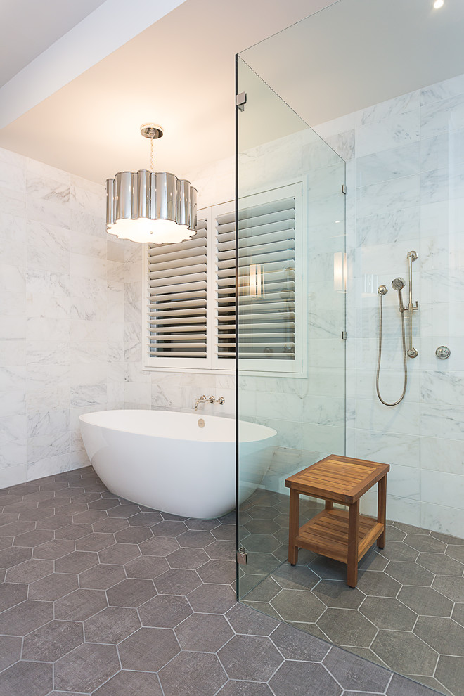 Idée de décoration pour une salle de bain principale minimaliste.