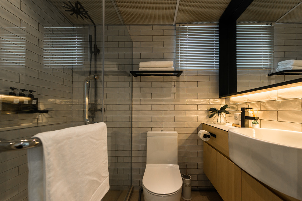 Cette photo montre une salle de bain scandinave.