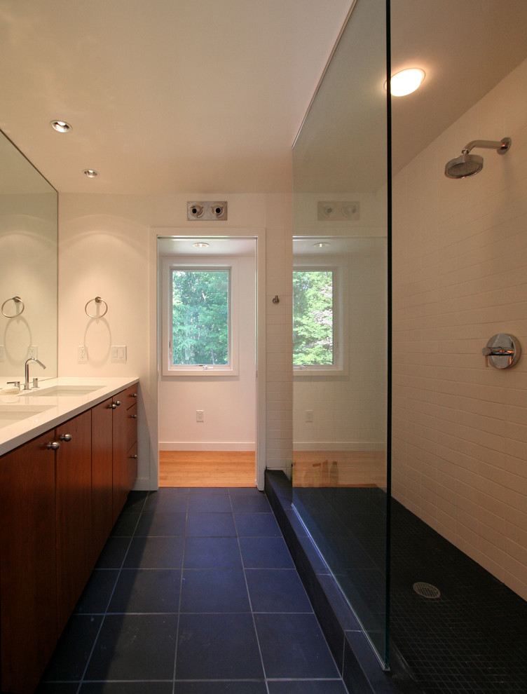 This is an example of a modern bathroom in Boston.