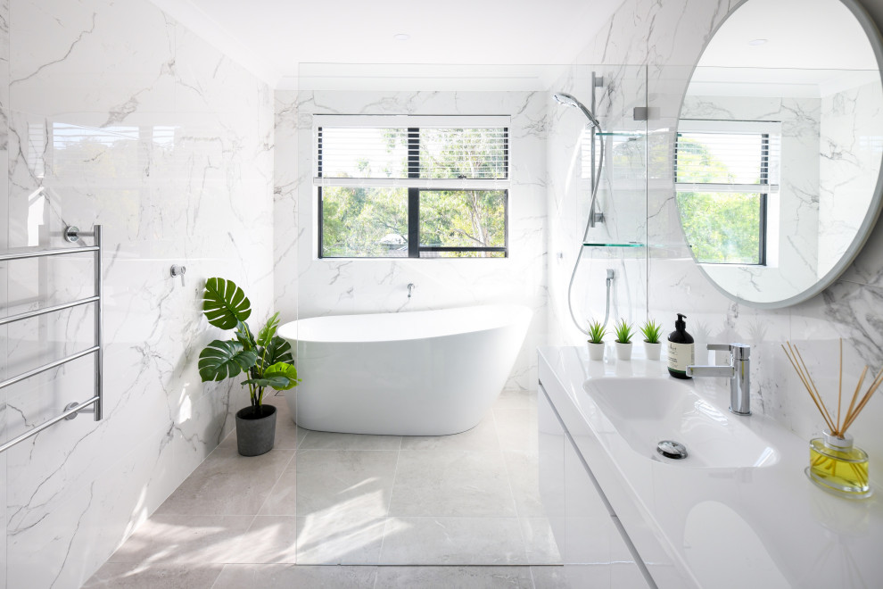 Inspiration for a contemporary bathroom remodel in Sydney