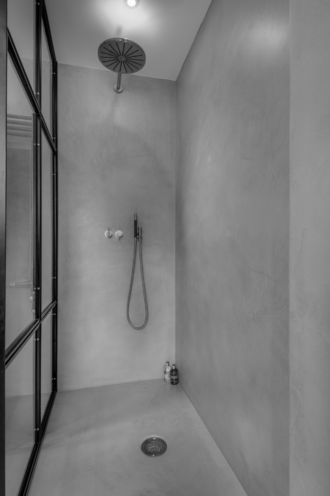 Beton Cire Contemporary Bathroom / Walkin Shower Design Contemporary Bathroom London by