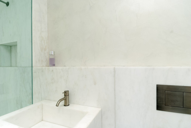 Béton Ciré White Bathroom Walls - Modern - Bathroom - London - by Modern  Home Solutions | Houzz AU