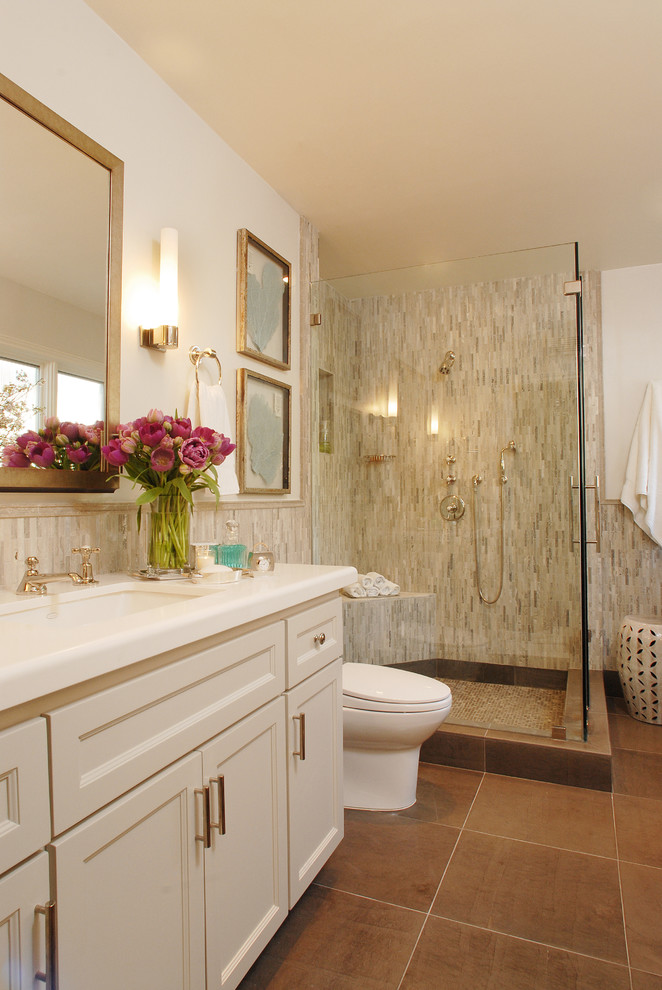 Diseño de cuarto de baño clásico con baldosas y/o azulejos en mosaico
