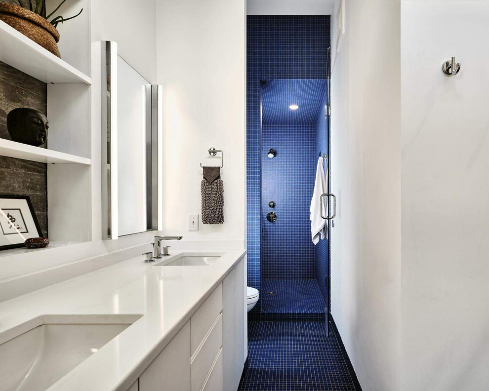 Design ideas for a modern bathroom in New Orleans.