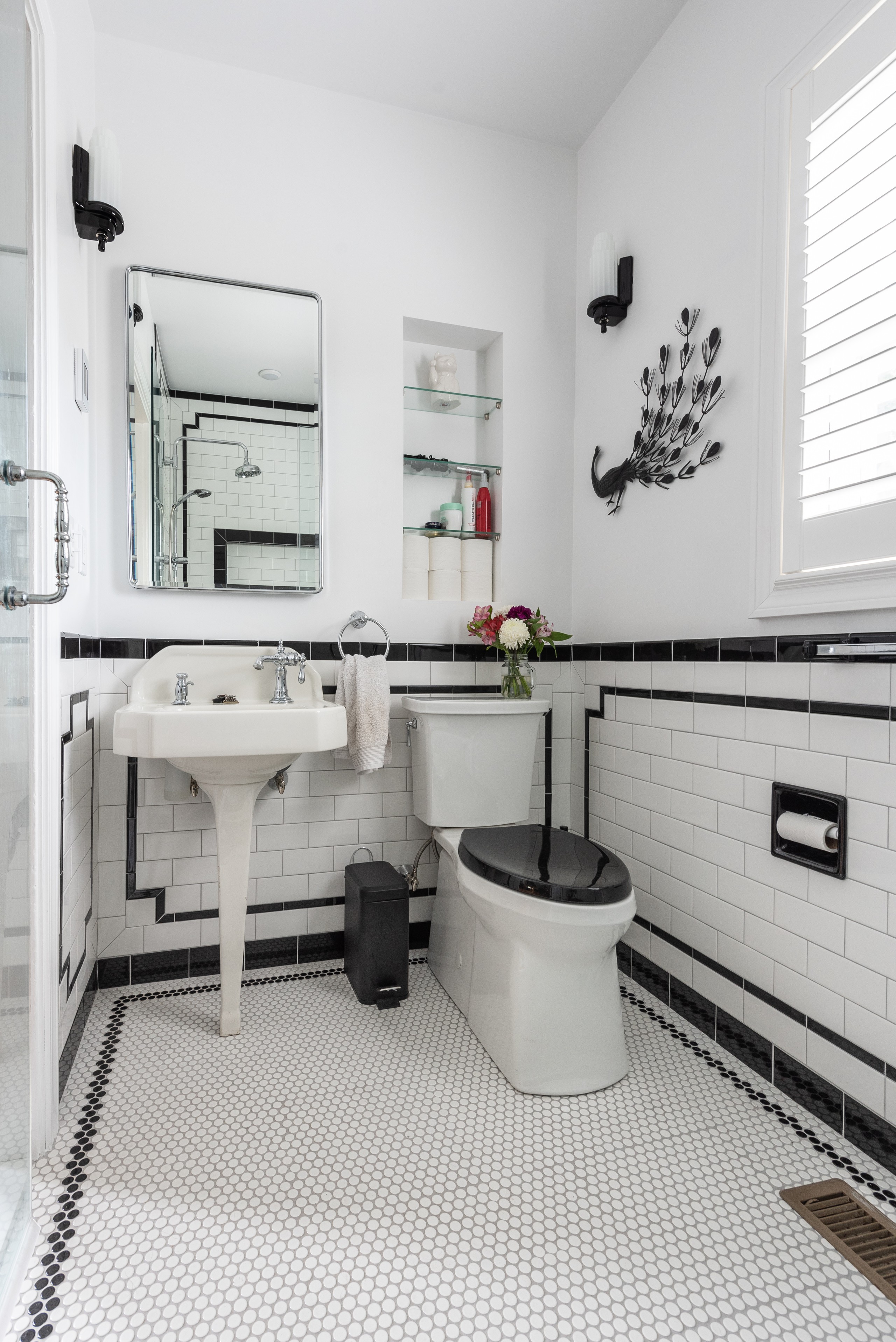 White Tile Bathroom Ideas, Black And White Tile Floor Small Bathroom