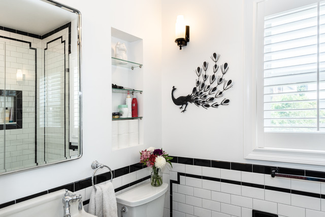 Black and White Art Deco Bathroom - Retro - Badeværelse - Providence - af  Cypress Design Co. | Houzz