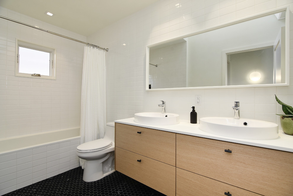 Bathroom - scandinavian bathroom idea in Austin