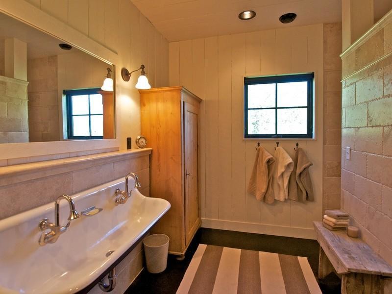 Example of a cottage bathroom design in Other