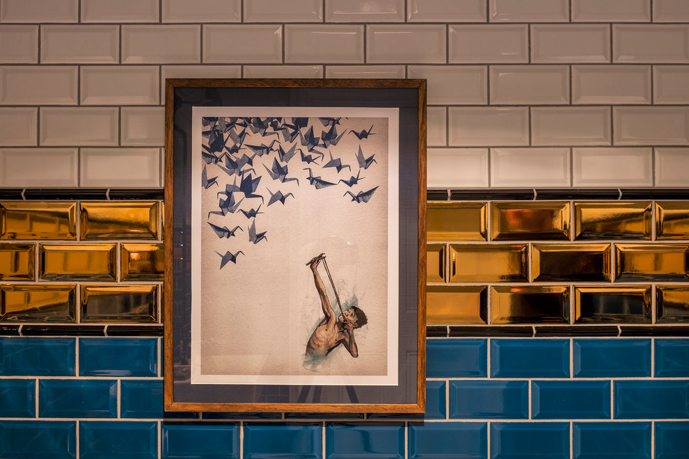 ダブリンにある中くらいなコンテンポラリースタイルのおしゃれな浴室の写真
