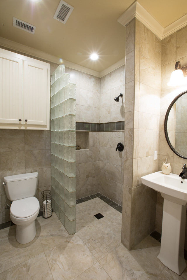 Example of a mid-sized classic 3/4 gray tile and white tile doorless shower design in Dallas with a one-piece toilet, gray walls and a pedestal sink