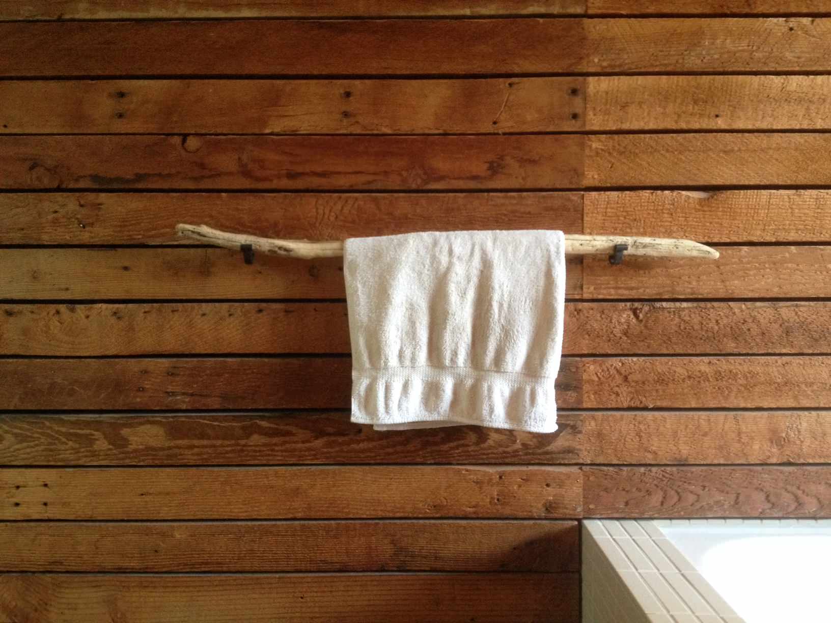 10 coole Alternativen zum Handtuchhaken im Bad