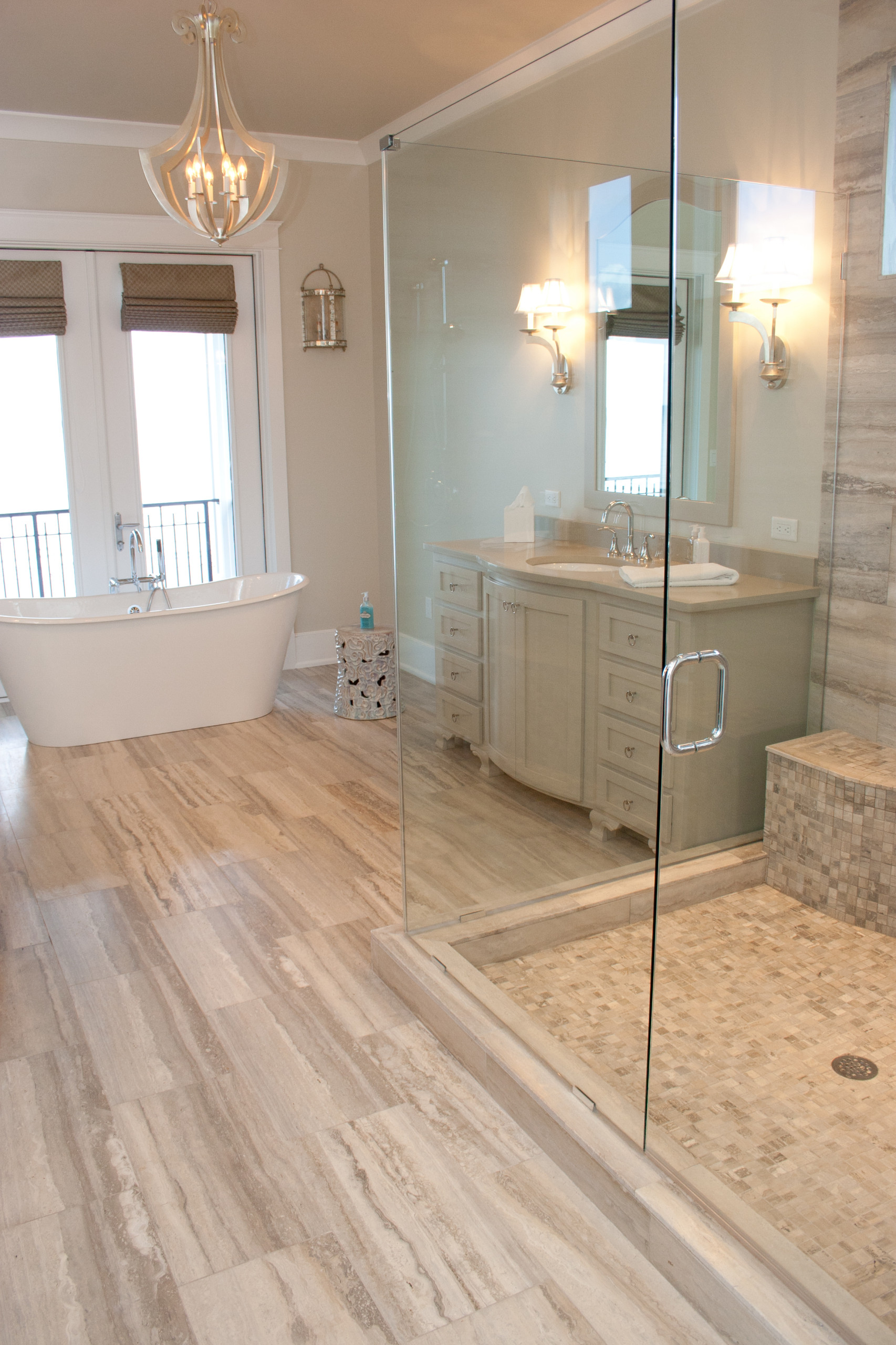 75 Wood-Look Tile Ceramic Tile Bathroom Ideas You'll Love - October, 2022 |  Houzz