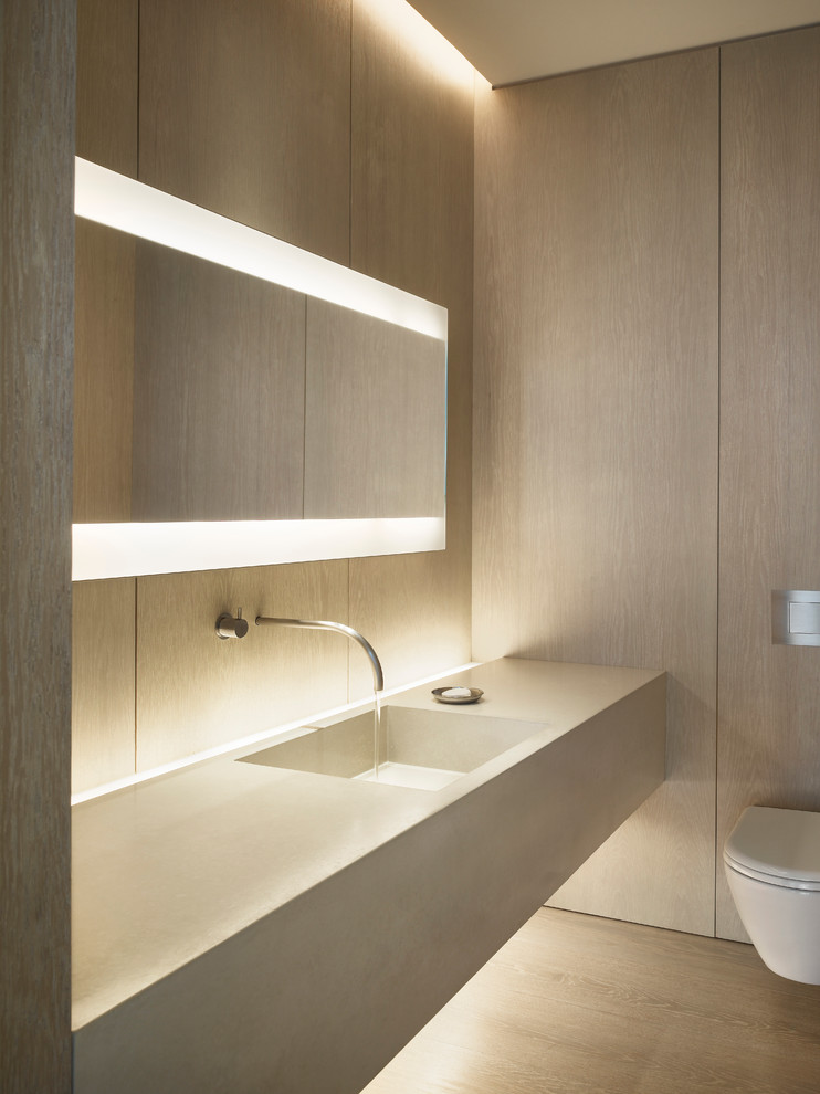 Bathroom - contemporary bathroom idea in New York