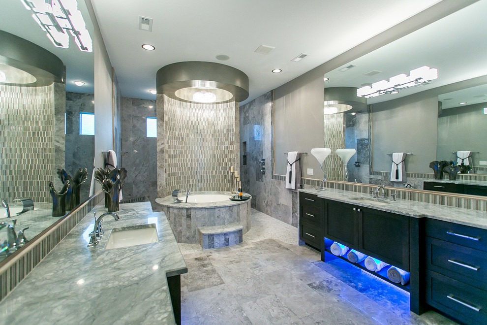 This is an example of a contemporary ensuite bathroom in Seattle.