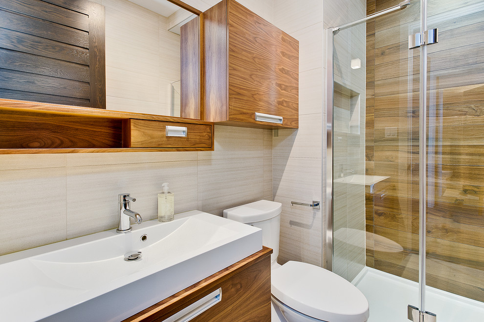 Modernes Badezimmer in Montreal