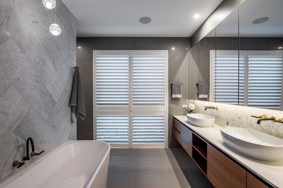 Modernes Badezimmer in Gold Coast - Tweed