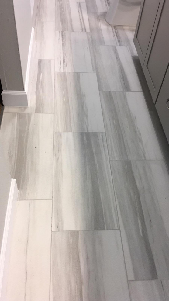Modernes Badezimmer in Tampa