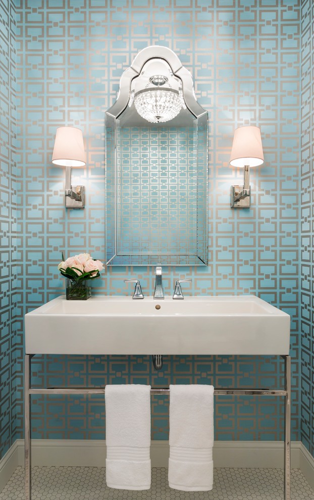 Идея дизайна: ванная комната в стиле неоклассика (современная классика) с душевой кабиной, консольной раковиной, разноцветными стенами и полом из мозаичной плитки