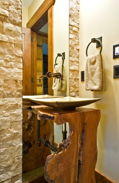 Inspiration för rustika badrum, med ett fristående handfat