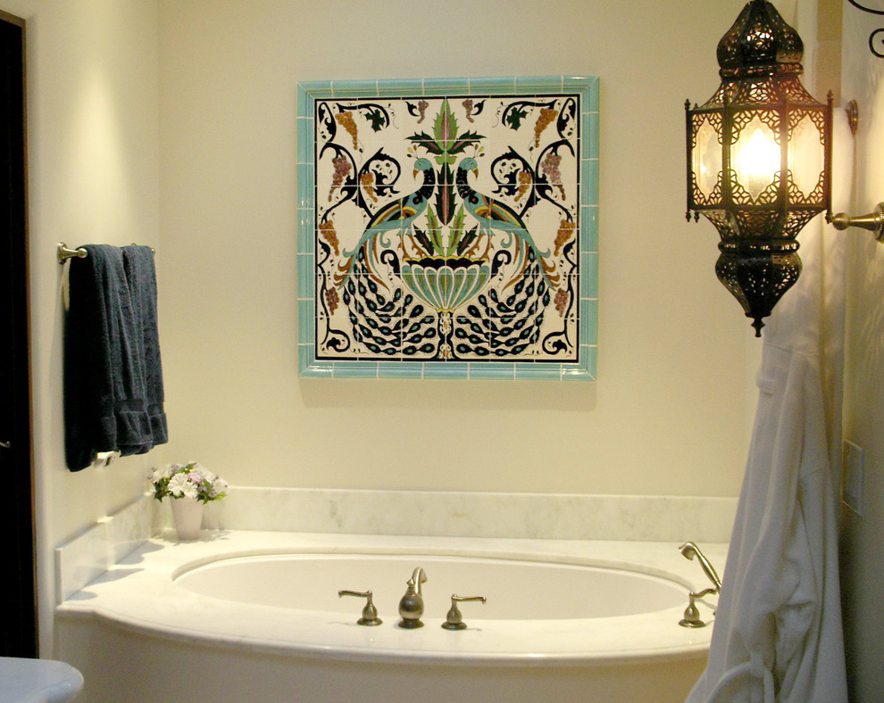 Klassisches Badezimmer in Santa Barbara