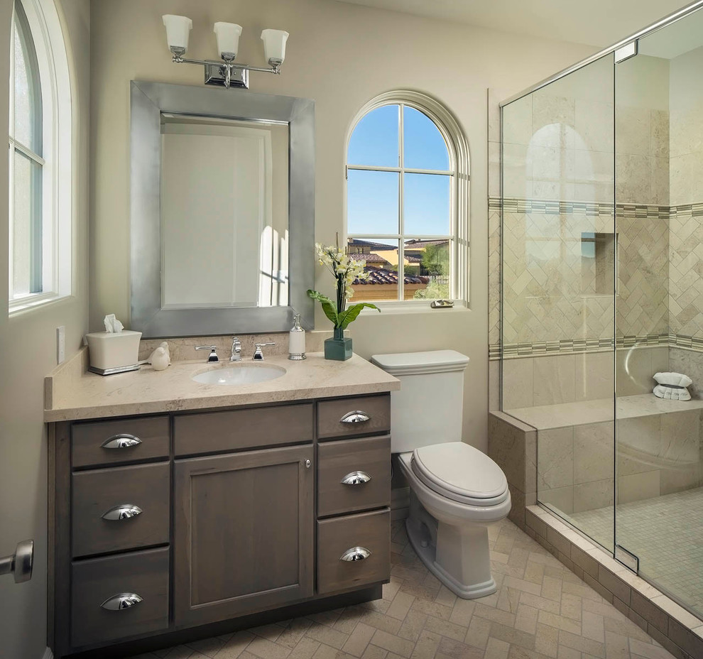 Идея дизайна: ванная комната в стиле неоклассика (современная классика) с бежевой плиткой