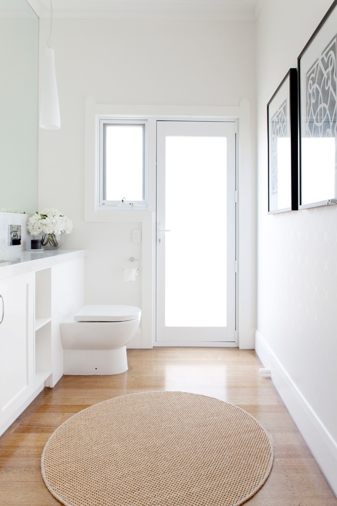 Example of a trendy bathroom design in Melbourne