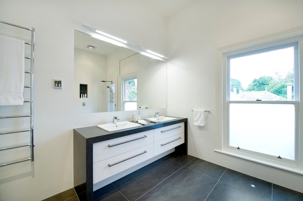Minimalist bathroom photo in Adelaide